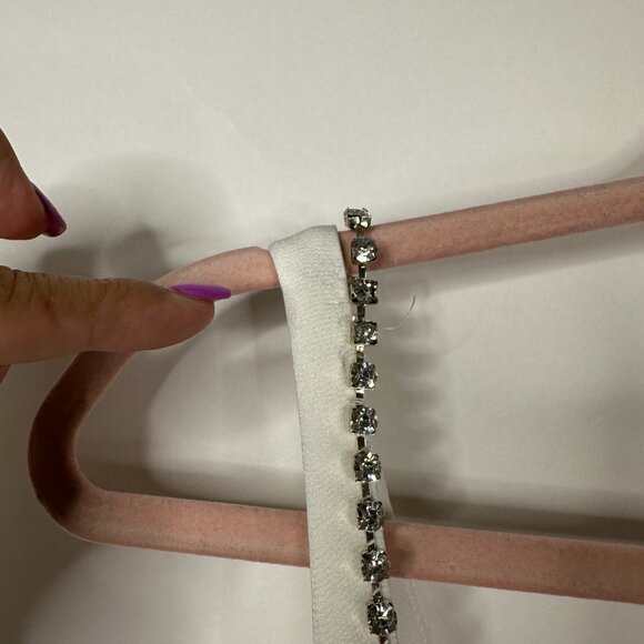 FLAW - Mac Duggal Sleeveless Crystal Scoop Neckline Column Gown White 10 #A0087 - Picture 8 of 13